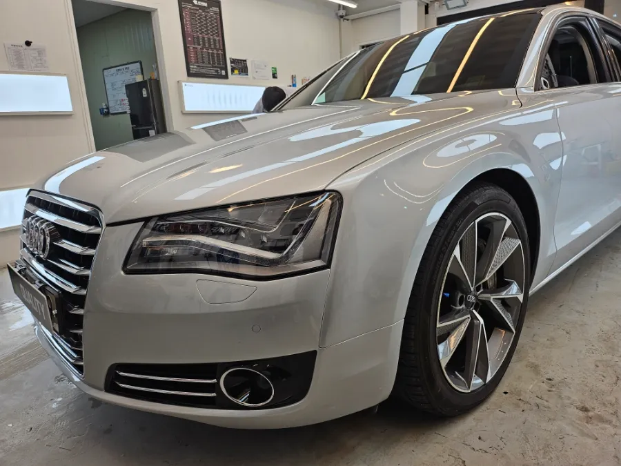 Audi A8のカーラッピング事例｜費用目安・仕上がり 施工写真 3-3