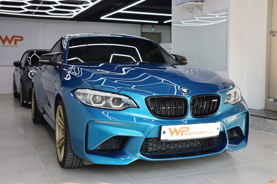 BMW M2のカーラッピング事例 施工写真 3-1