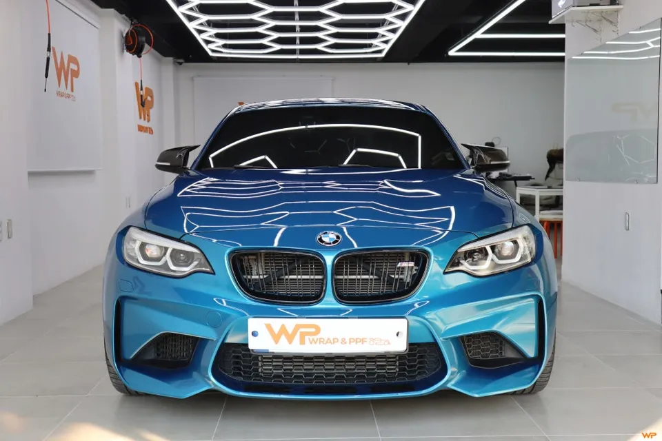 BMW M2のカーラッピング事例 施工写真 4-1
