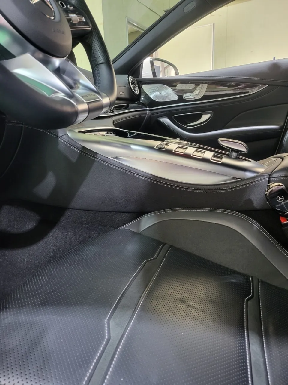 Mercedes-Benz GT43 AMG Interior Customization Review - Premium Re photo 2
