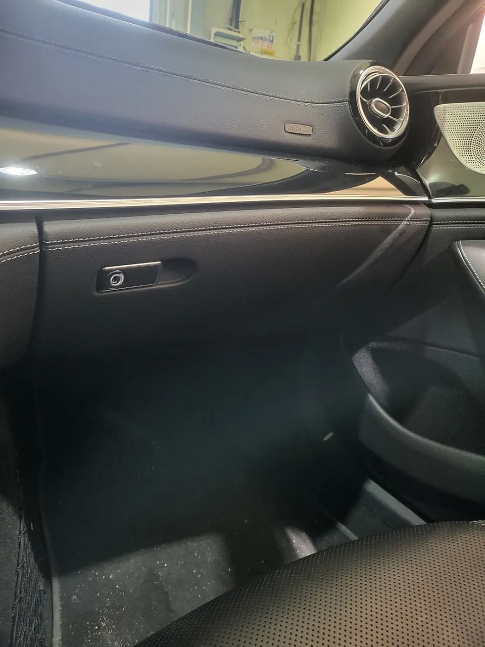 Mercedes-Benz GT43 AMG interior customization - Mercedes-Benz GT43 AMG Interior Customization Review - Premium Re photo 3