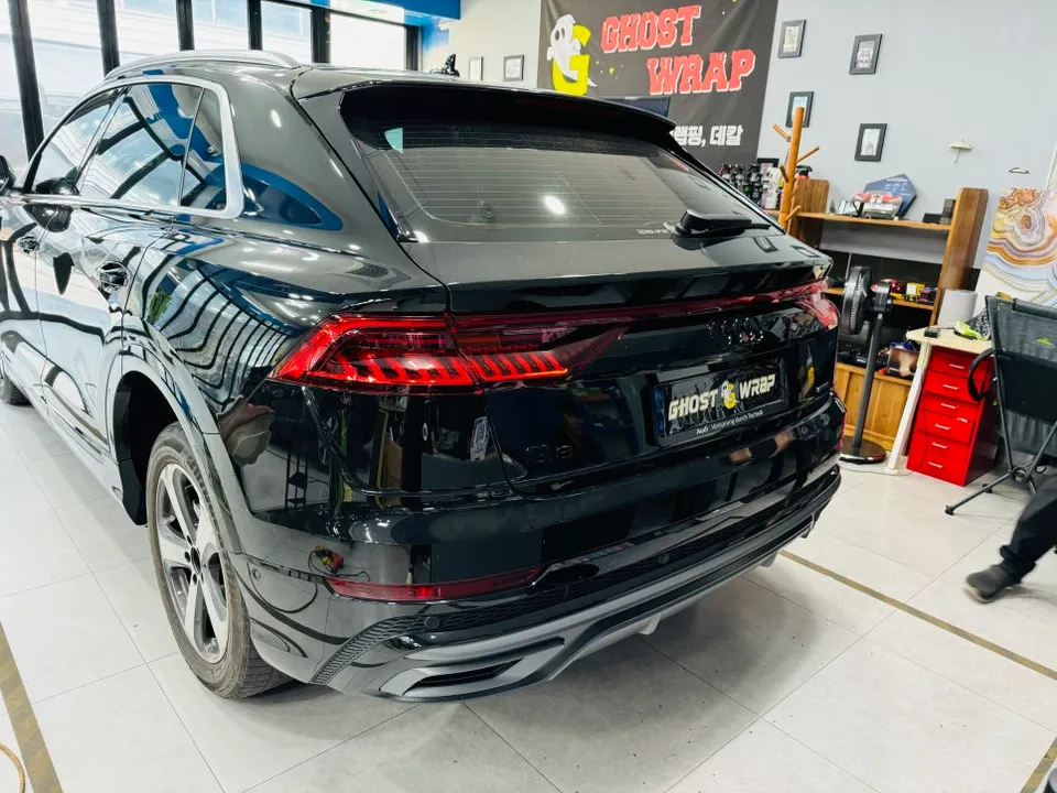 Audi Q8のカーラッピング事例|費用目安と仕上がり 施工写真 3-2