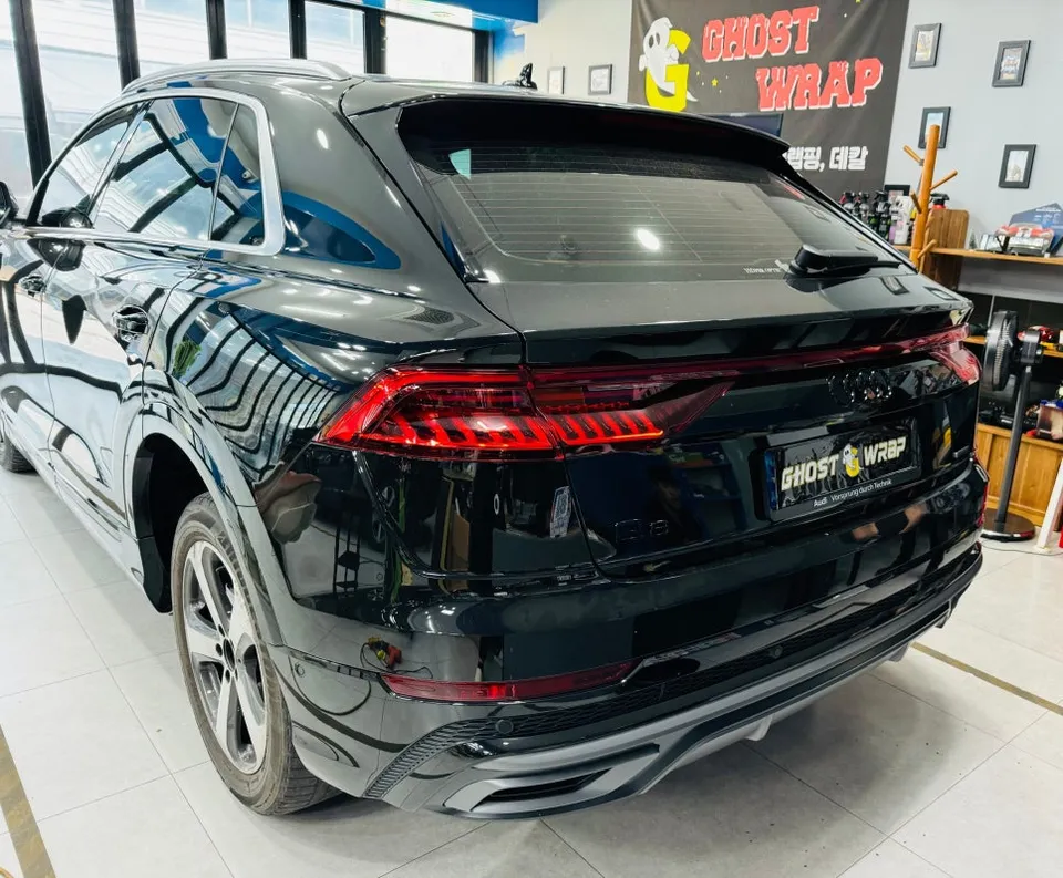 Audi Q8のカーラッピング事例|費用目安と仕上がり 施工写真 2-3