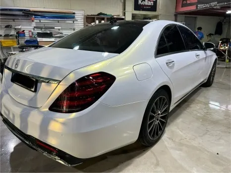 メルセデス・ベンツ Sクラス W222のカーラッピング事例|費用目安・仕上がり 施工写真 1-3