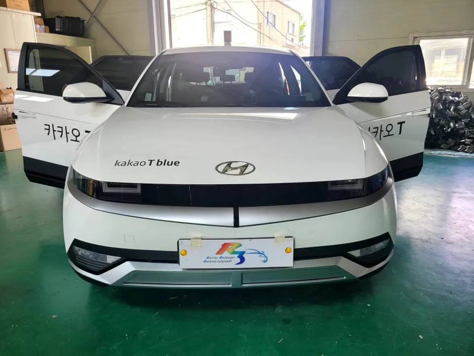 Hyundai IONIQ 5 Ghost Door Review - Enhanced Convenience