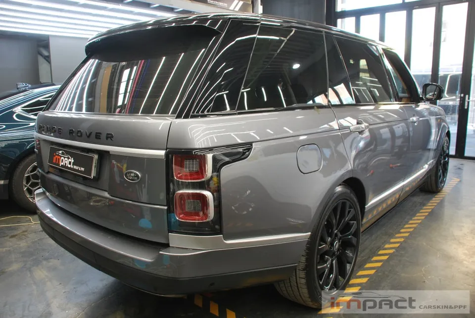 Land Rover Vogueのカーラッピング事例｜クロームパーツのブラック化 施工写真 1-3