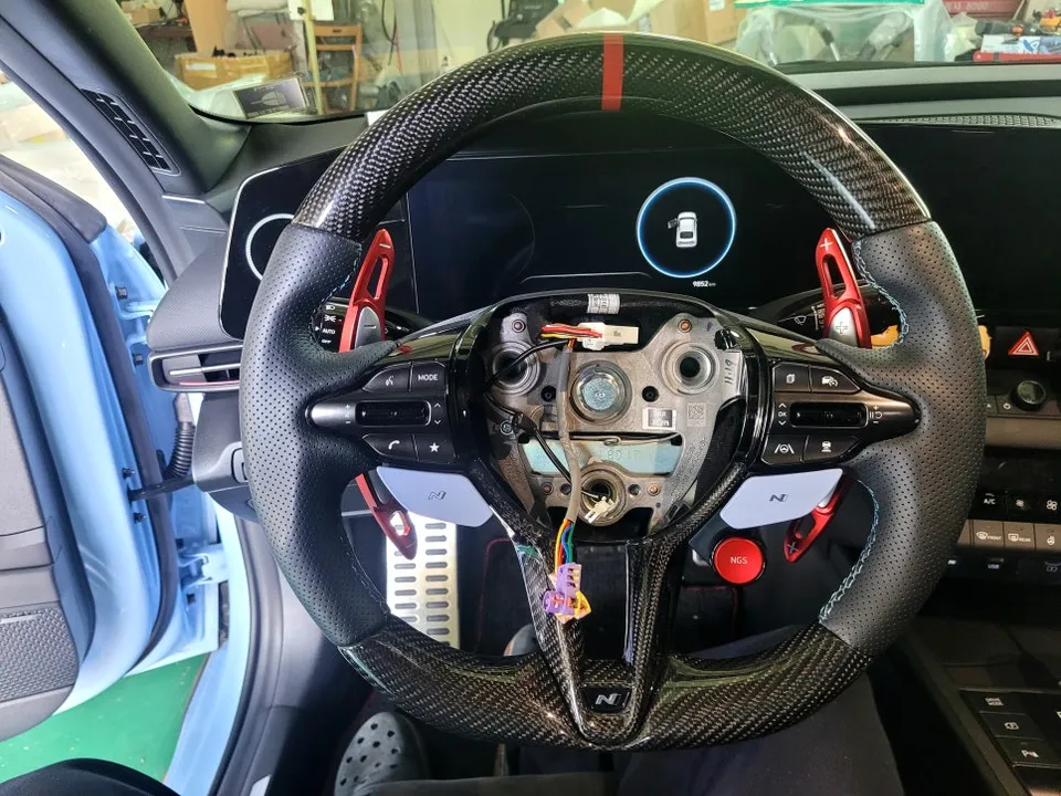 Hyundai Elantra interior customization - Hyundai Elantra Interior Customization Review: Alcantara Steering photo 3