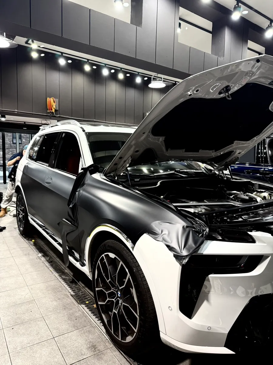 BMW X7 G07 ppf - BMW X7 G07 PPF Review: Matte Black Wrap & Chrome Delete photo 3