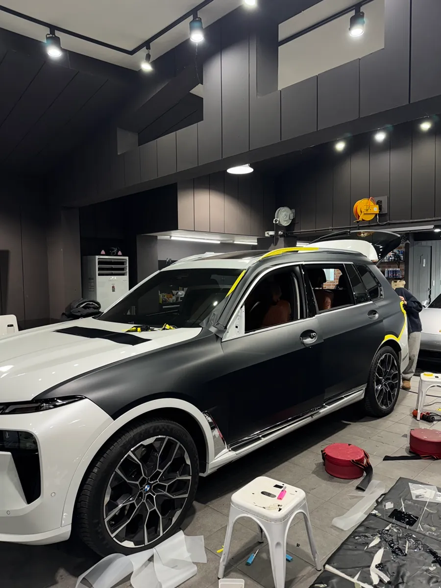 BMW X7 G07 ppf - BMW X7 G07 PPF Review: Matte Black Wrap & Chrome Delete photo 5