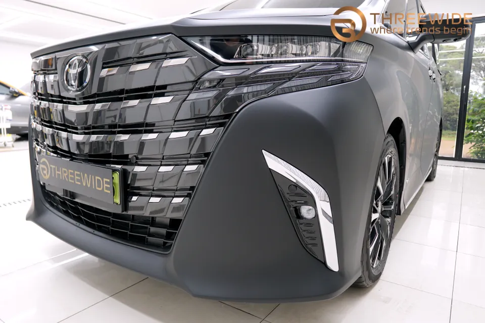 Toyota AlphardのPPF施工事例｜無光フィルムで高級感アップ 施工写真 3-1