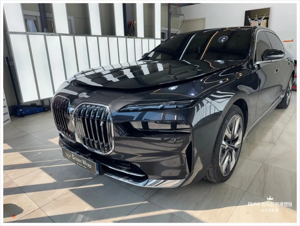 BMW 7 SeriesのPPF施工事例|デュオトーンラッピング 施工写真 3-1