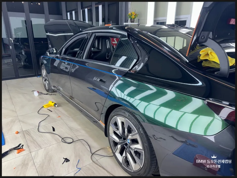 BMW 7 SeriesのPPF施工事例|デュオトーンラッピング 施工写真 3-2