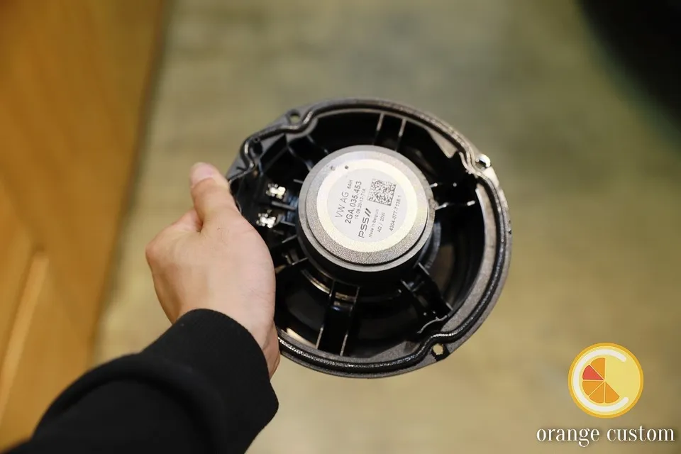 Volkswagen T-Roc car audio - Volkswagen T-Roc Car Audio Upgrade Review — Enhanced Sound photo 6
