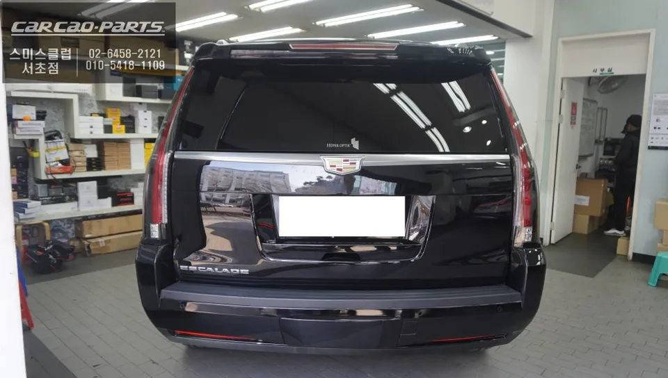 Cadillac Escalade oem options - Cadillac Escalade OEM Options Review — Enhanced Convenience photo 4