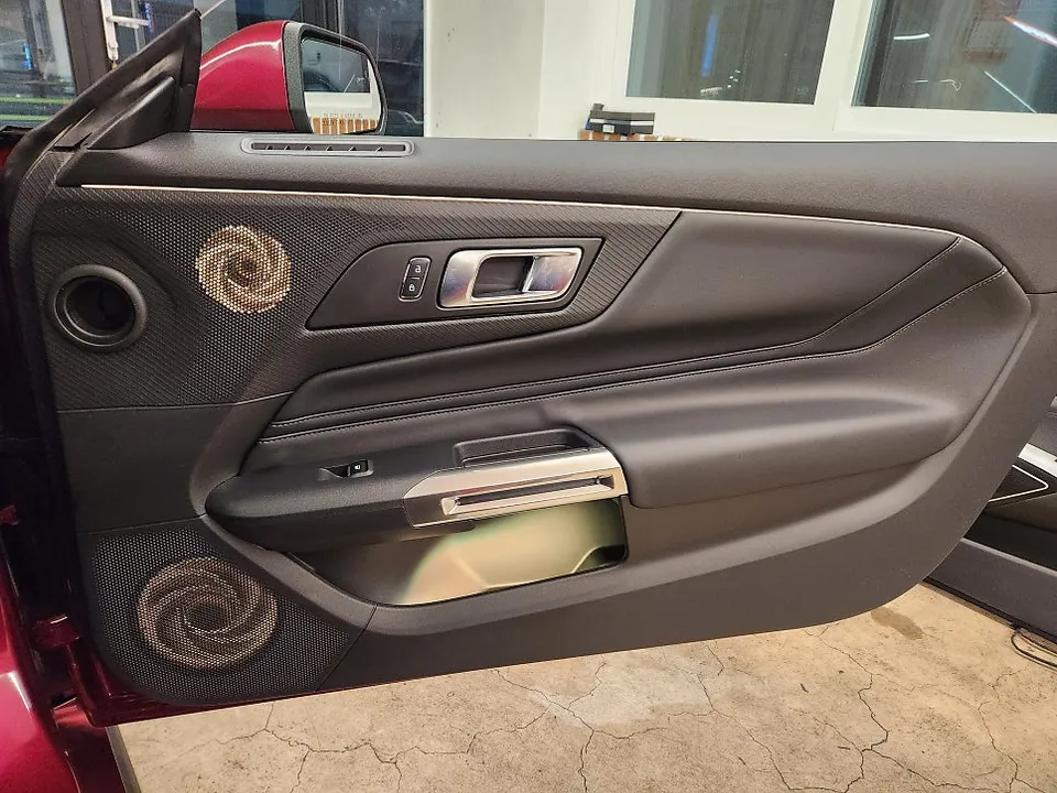 Ford Mustang 7th Gen ambient lighting - Ford Mustang 7th Gen Ambient Lighting Review photo 5
