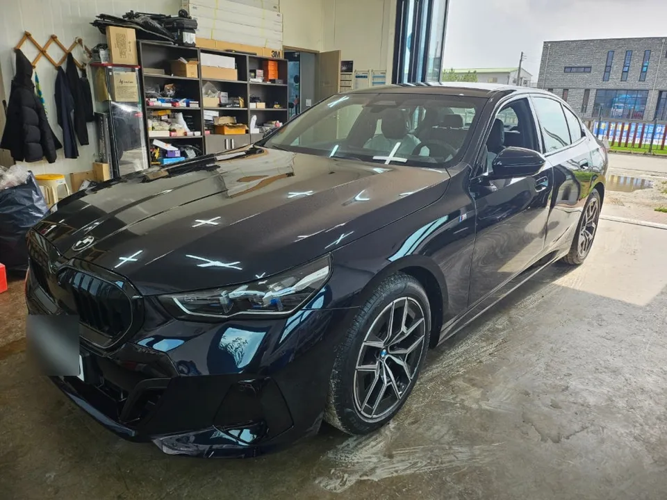 BMW 5 Series new car package installation result