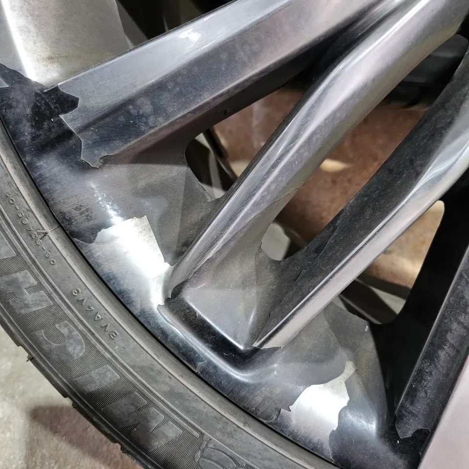 Hyundai Grandeur IG wheel repair - Hyundai Grandeur IG Wheel Repair & Painting Review photo 4
