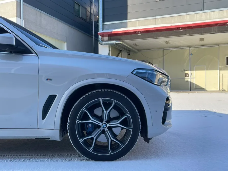 BMW X5のホイールリペア・塗装事例 施工写真 3-1