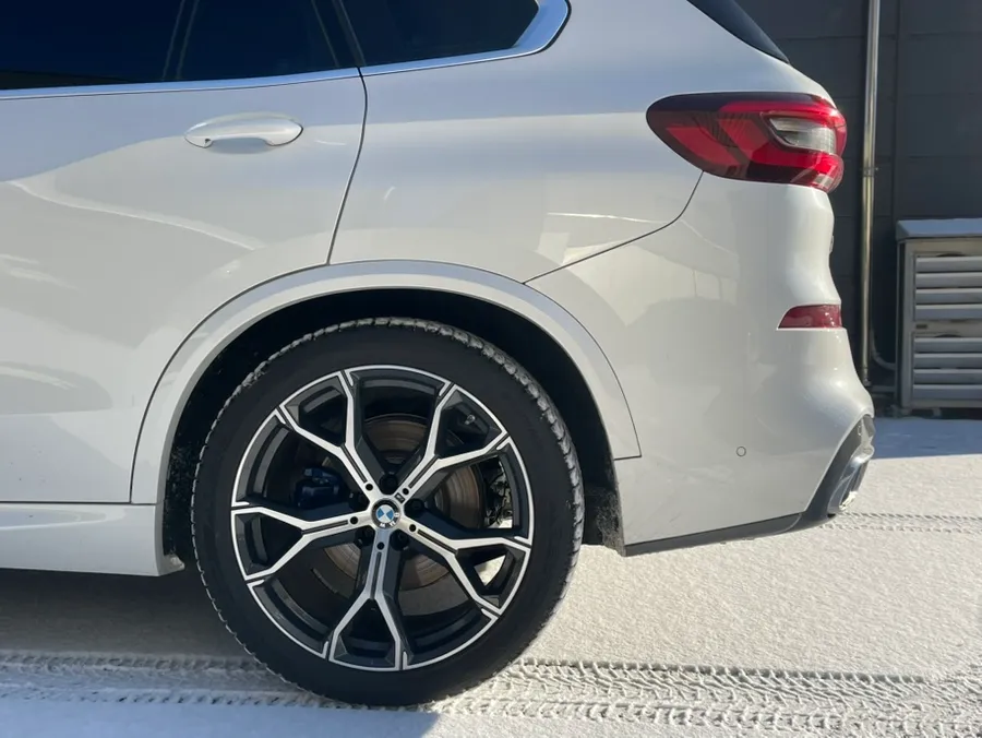 BMW X5のホイールリペア・塗装事例 施工写真 2-2
