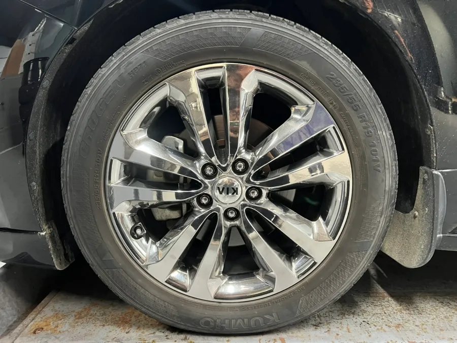 Kia Carnival YP wheel repair - Kia Carnival YP Wheel Repair & Painting Review photo 4