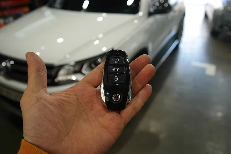 Volkswagen Touareg oem options - Volkswagen Touareg Audi-Style Key Upgrade Review photo 4
