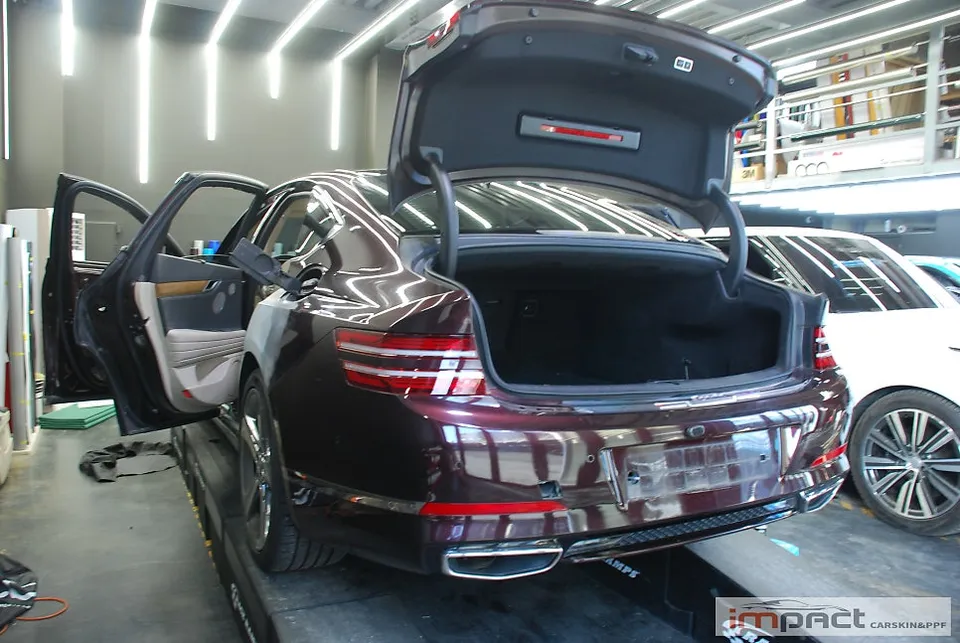Genesis G80 RG3のカーラッピング事例|費用目安・仕上がり 施工写真 2-1
