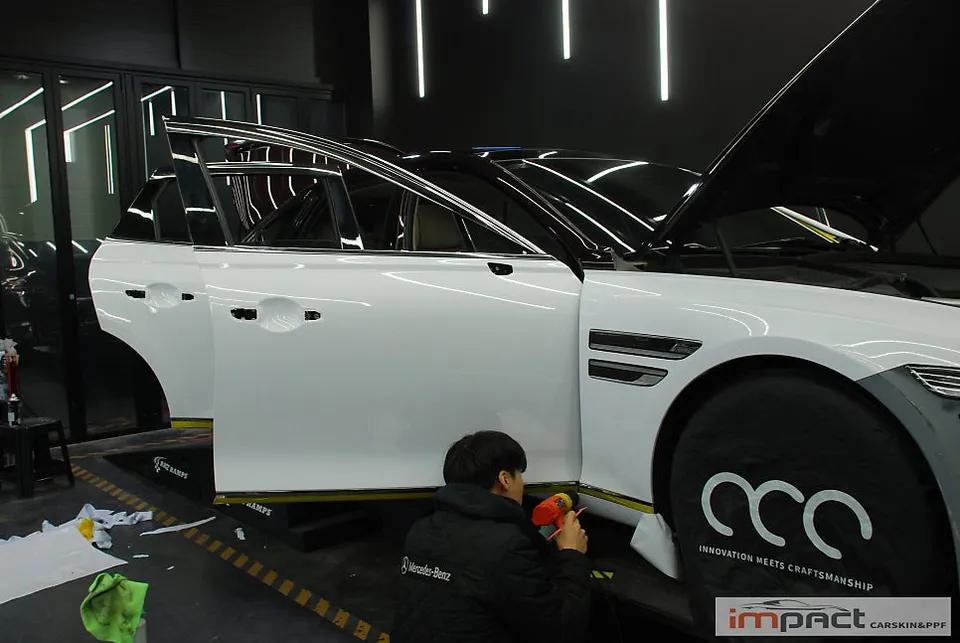 Genesis G80 RG3のカーラッピング事例|費用目安・仕上がり 施工写真 1-2