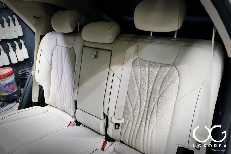 Genesis GV70のガラスコーティング事例|費用目安と仕上がり 施工写真 1-2