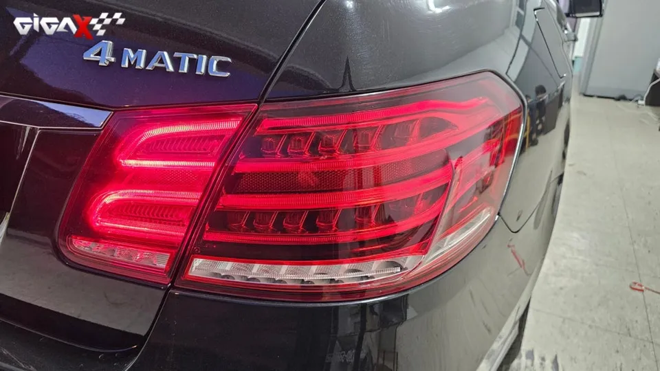 Mercedes-Benz E-Class W212 body repair - Mercedes-Benz E-Class W212 Tail Light Repair Review photo 3