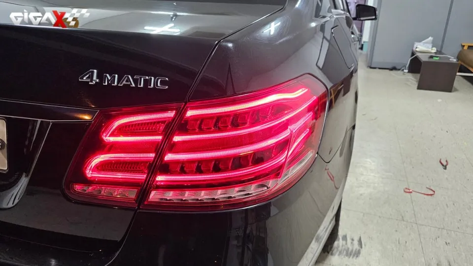 Mercedes-Benz E-Class W212 body repair - Mercedes-Benz E-Class W212 Tail Light Repair Review photo 5