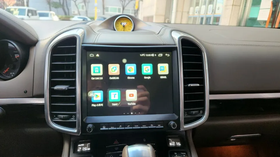 Porsche CayenneのAndroid Auto・CarPlay取付事例 施工写真 1-2