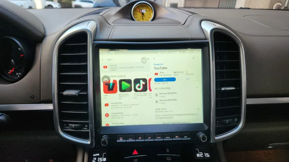 Porsche CayenneのAndroid Auto・CarPlay取付事例 施工写真 4-2