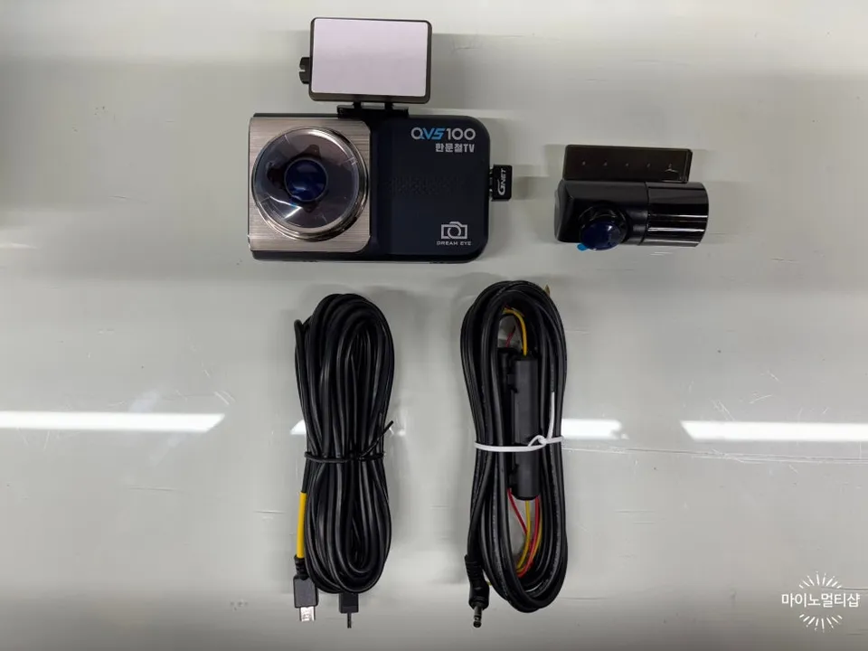 Genesis DHのドラレコ取付事例｜費用目安・仕上がり 施工写真 1-2