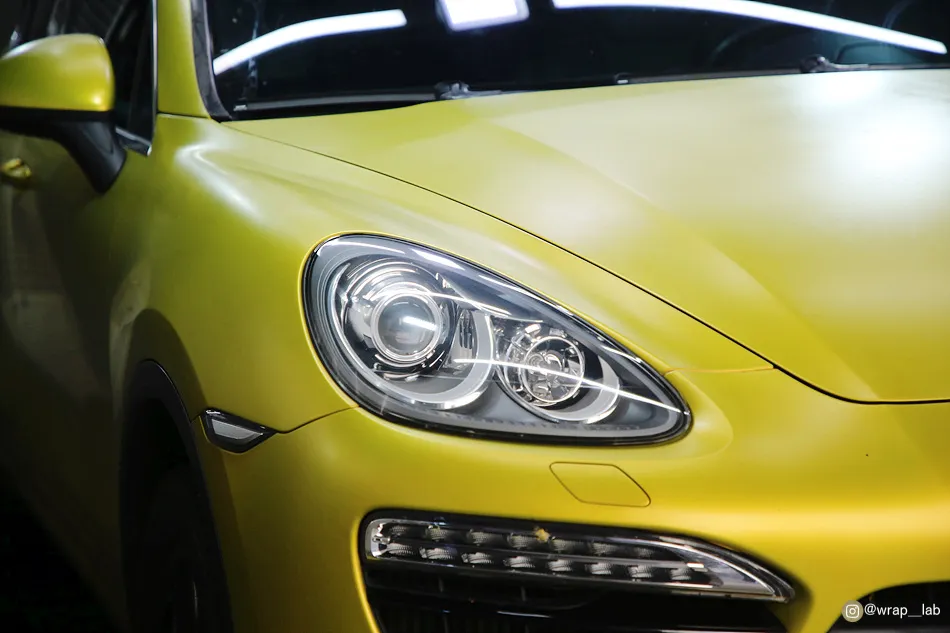 Porsche Cayenneのカーラッピング事例｜費用目安・仕上がり 施工写真 2-1