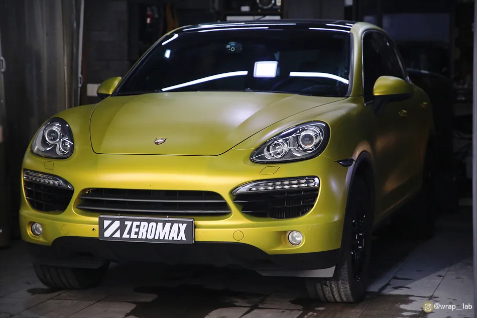 Porsche Cayenneのカーラッピング事例｜費用目安・仕上がり 施工写真 3-2