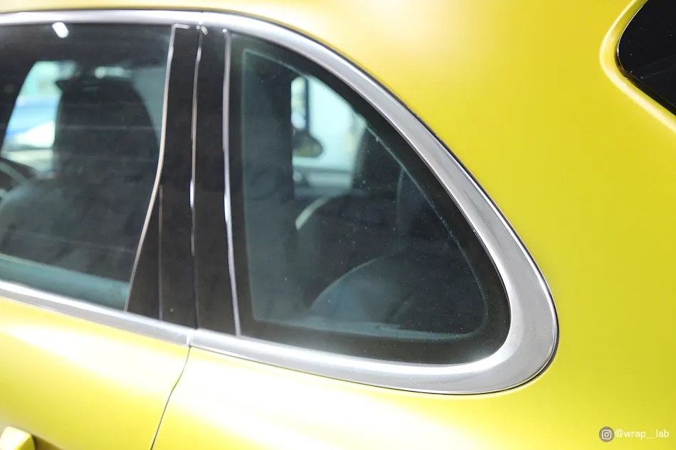 Porsche Cayenneのカーラッピング事例｜費用目安・仕上がり 施工写真 2-3