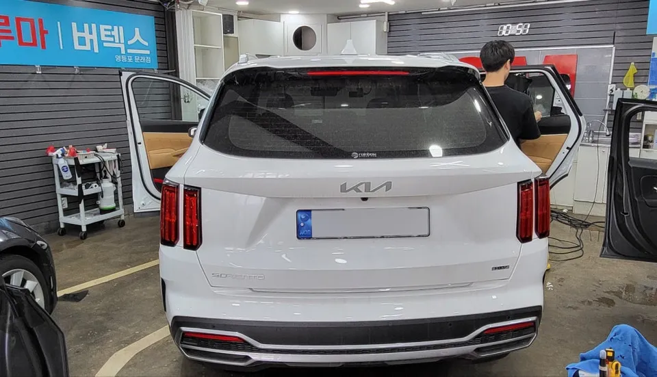Kia Sorentoのカーフィルム施工事例｜費用目安・仕上がり 施工写真 2-1