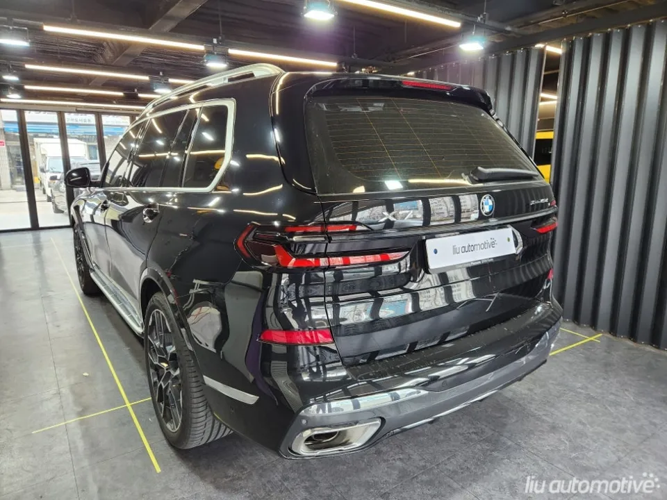 BMW X7 vinyl wrap - BMW X7 Vinyl Wrap Review: Black Pack & Color Change photo 4