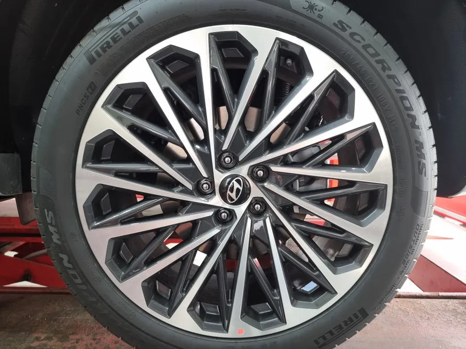 Hyundai Palisadeのホイールリペア・塗装事例 施工写真 1-2
