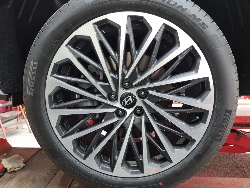 Hyundai Palisadeのホイールリペア・塗装事例 施工写真 2-2