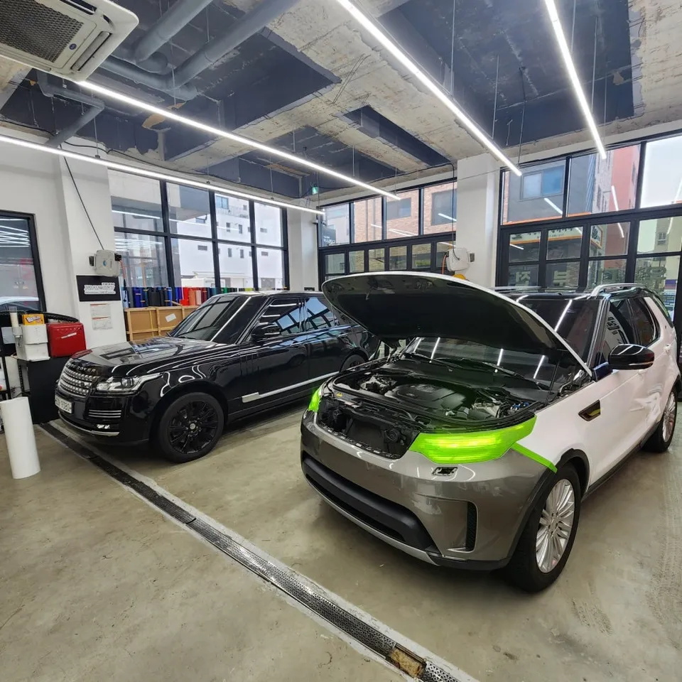 ランドローバー ディスカバリー5のカーラッピング事例|費用目安・仕上がり 施工写真 2-2
