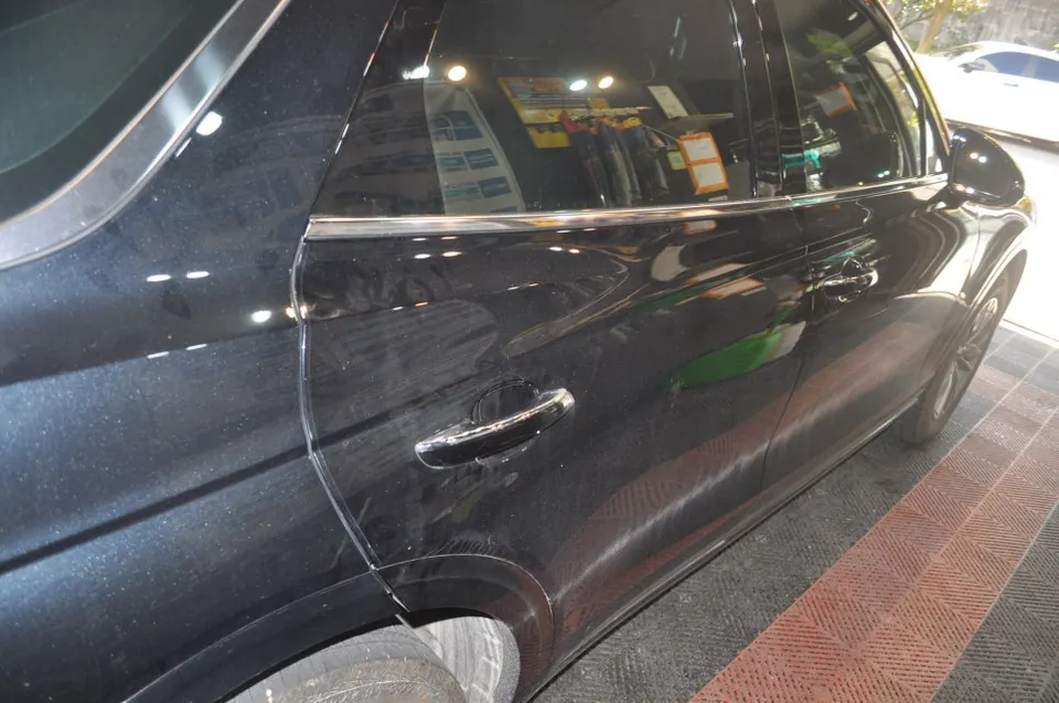 Genesis GV70のガラスコーティング事例|韓国での施工 施工写真 2-1