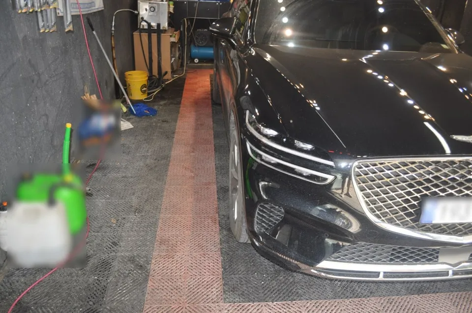 Genesis GV70のガラスコーティング事例|韓国での施工 施工写真 4-1