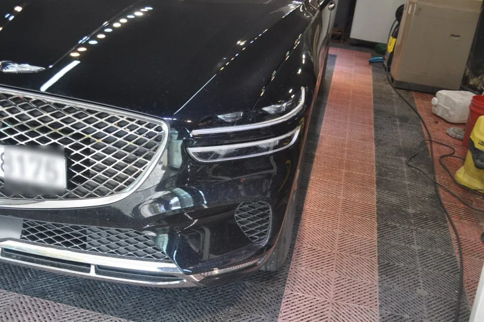 Genesis GV70のガラスコーティング事例|韓国での施工 施工写真 2-2