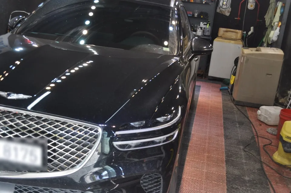 Genesis GV70のガラスコーティング事例|韓国での施工 施工写真 3-2