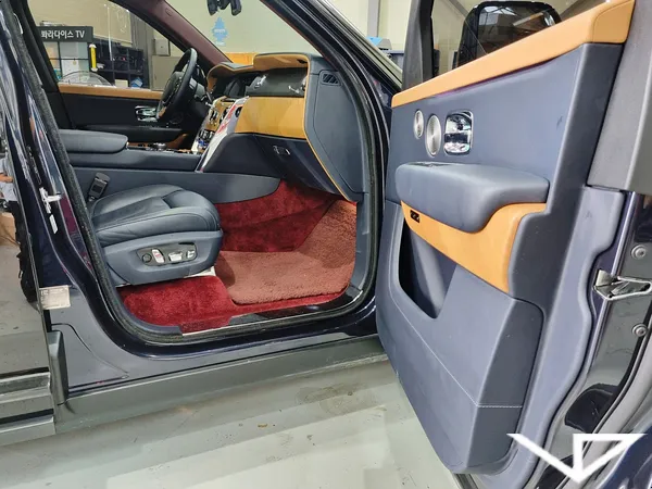 Rolls-Royce Cullinan interior customization - Rolls-Royce Cullinan Interior Customization Review photo 4