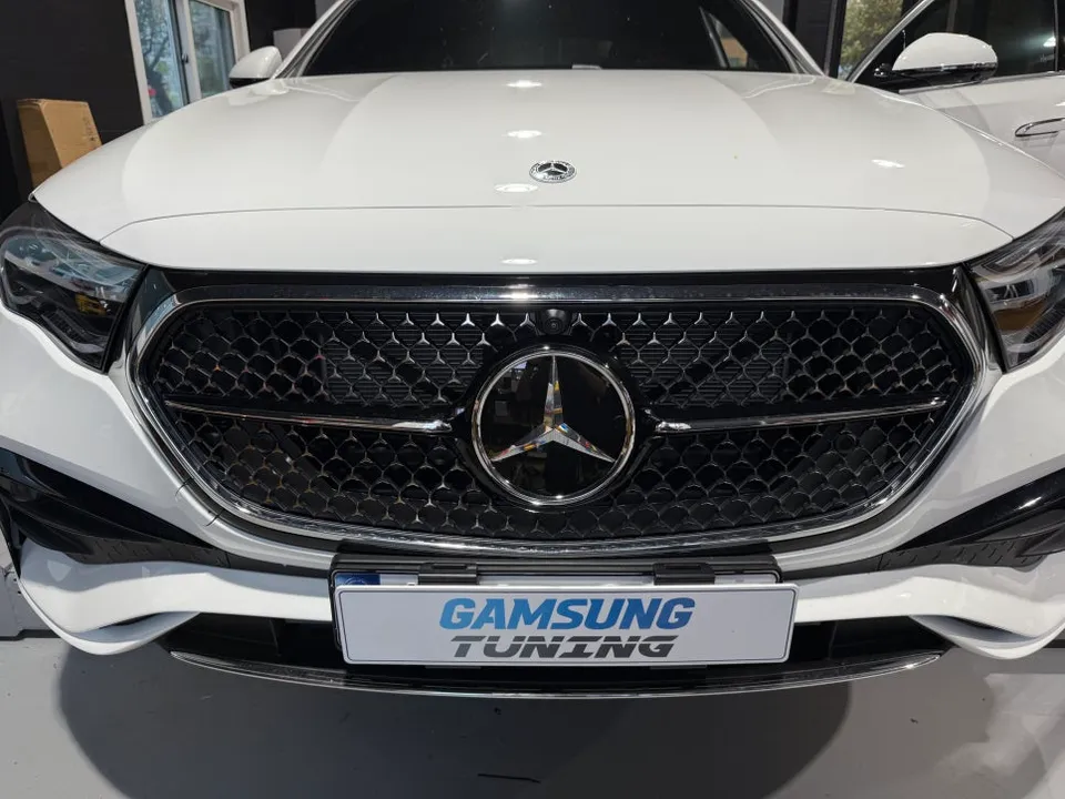 Mercedes-Benz E-Class W214 ambient lighting - Mercedes-Benz E-Class W214 Ambient Lighting Review photo 4