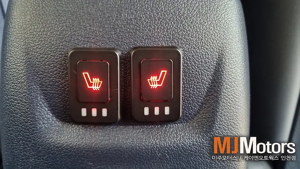 Hyundai Venue Seat Heating Review — Cozy Rear Seats After