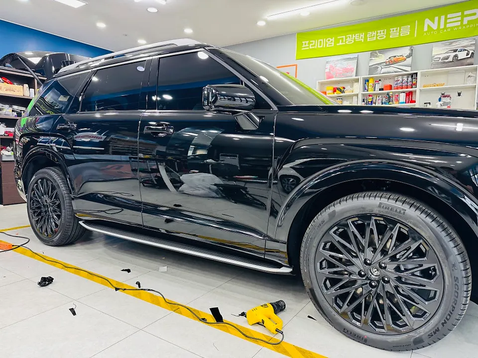 Hyundai Palisadeのカーラッピング事例|クローム除去・ホイール施工 施工写真 3-3