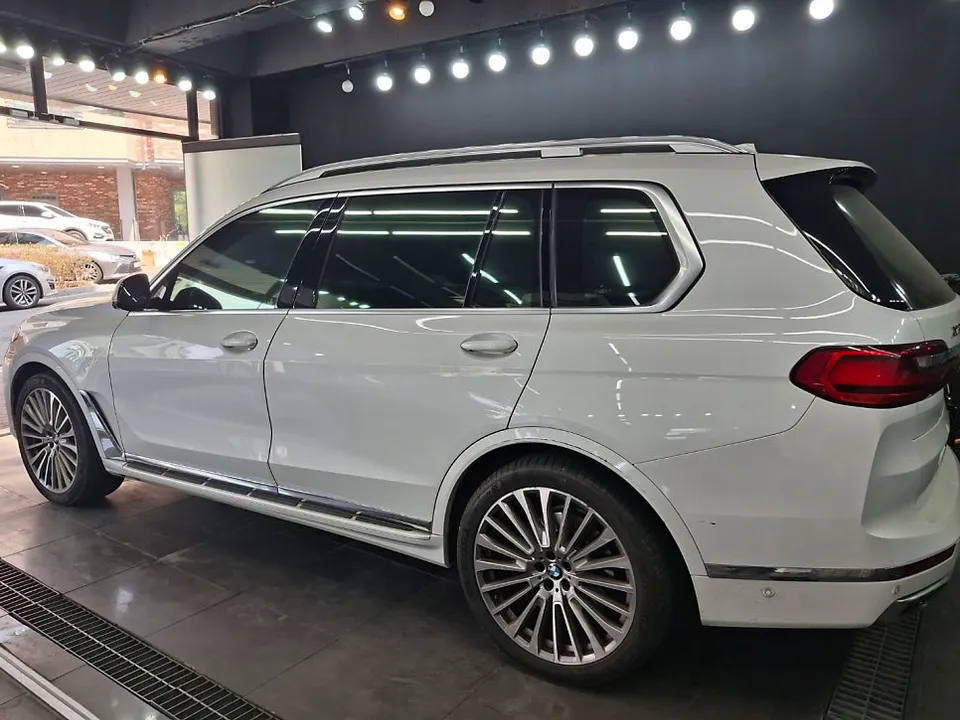 BMW X7のガラスコーティング事例|費用目安と仕上がり 施工写真 1-2